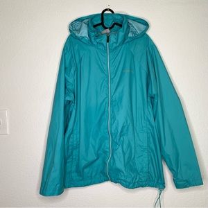 Women’s Columbia Windbreaker.